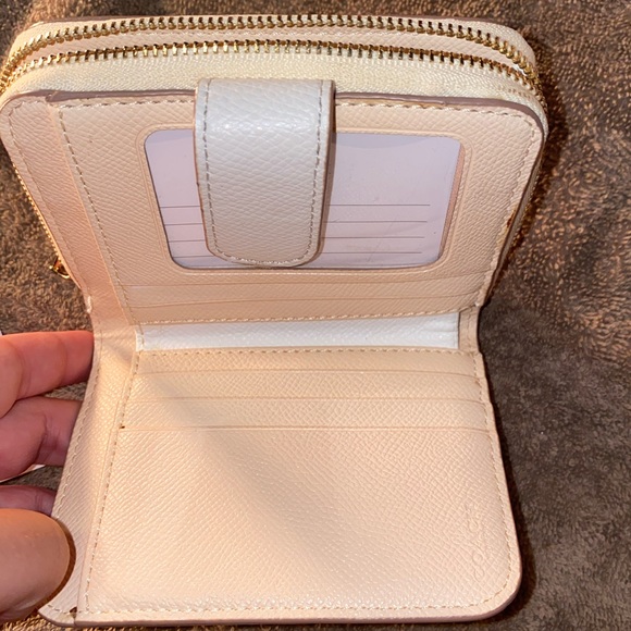 Coach pink and white wallet - Picture 2 of 4